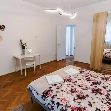 Ultracentral Golden Gatehouse 3 Bdrm Bucharest Exterior photo