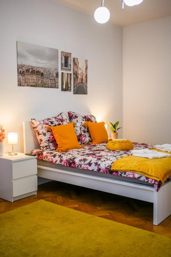 Ultracentral Golden Gatehouse 3 Bdrm Bucarest