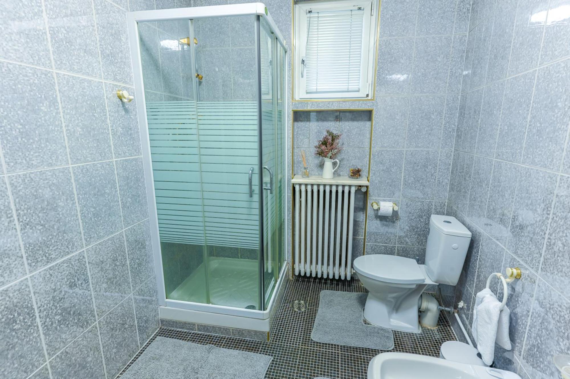 Ultracentral Golden Gatehouse 3 Bdrm Appartamento *